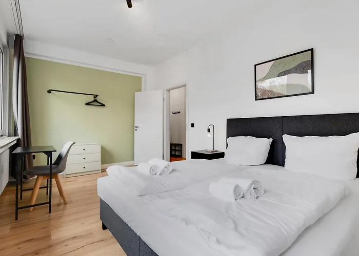 100qm, 6 Personen, Balkon, Messe, Kueche アパート デュッセルドルフ