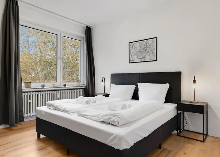 100qm, 6 Personen, Balkon, Messe, Kueche * デュッセルドルフ