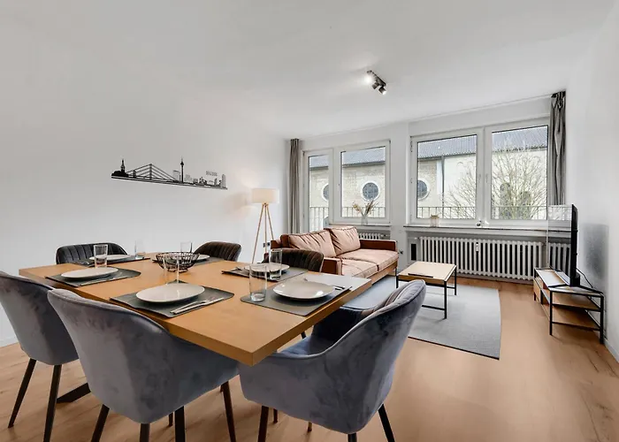 100qm, 6 Personen, Balkon, Messe, Kueche アパート デュッセルドルフ
