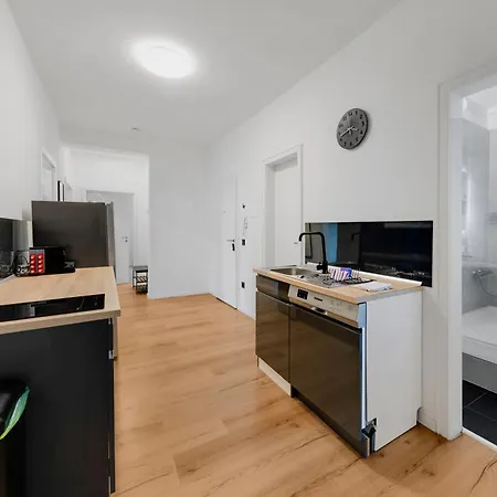 100qm, 6 Personen, Balkon, Messe, Kueche