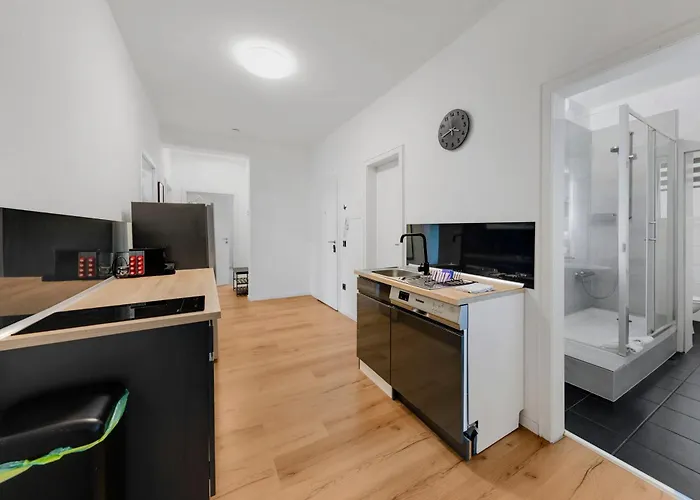 100qm, 6 Personen, Balkon, Messe, Kueche