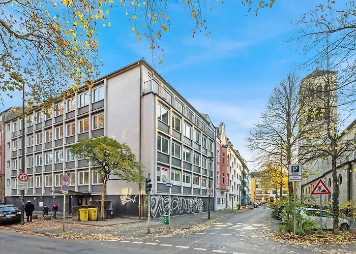 100qm, 6 Personen, Balkon, Messe, Kueche *