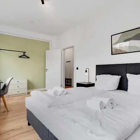 100qm, 6 Personen, Balkon, Messe, Kueche 아파트 뒤셀도르프