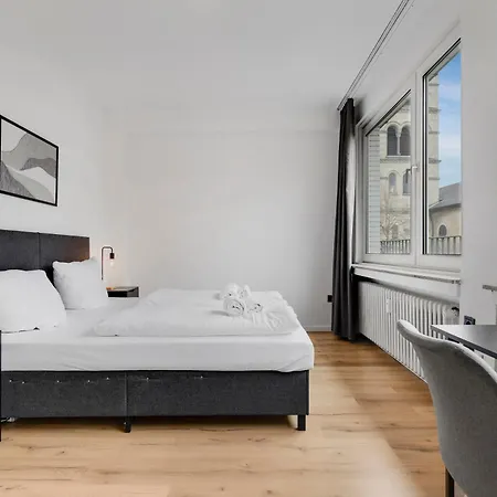 아파트 100qm, 6 Personen, Balkon, Messe, Kueche