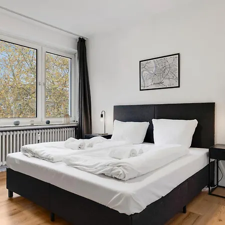 100qm, 6 Personen, Balkon, Messe, Kueche * 뒤셀도르프
