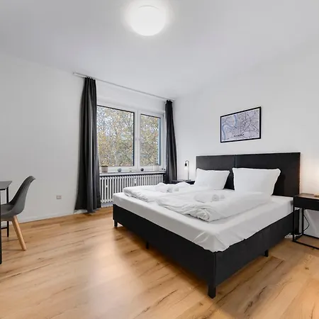 100qm, 6 Personen, Balkon, Messe, Kueche 아파트