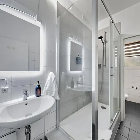 아파트 100qm, 6 Personen, Balkon, Messe, Kueche 뒤셀도르프