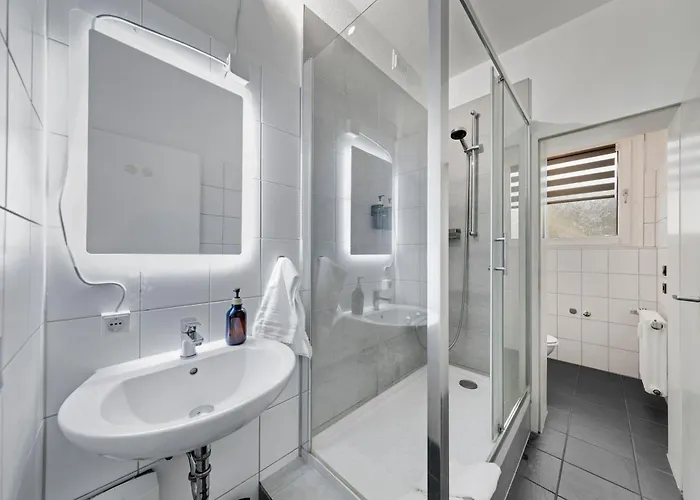 公寓 100qm, 6 Personen, Balkon, Messe, Kueche 杜塞尔多夫